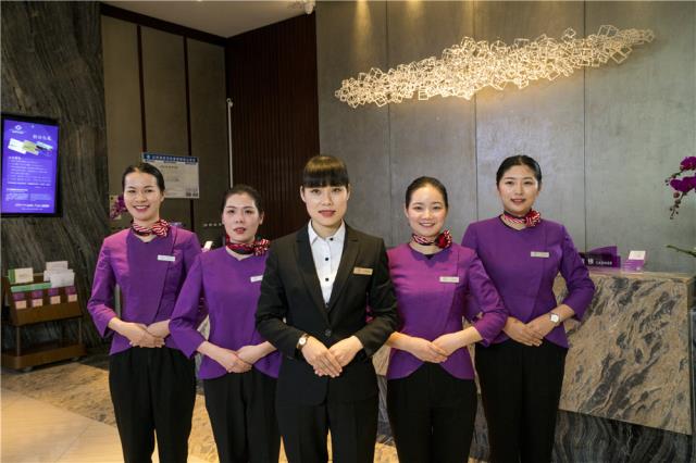 1-2、中青旅山水酒店 前臺服務員.jpg
